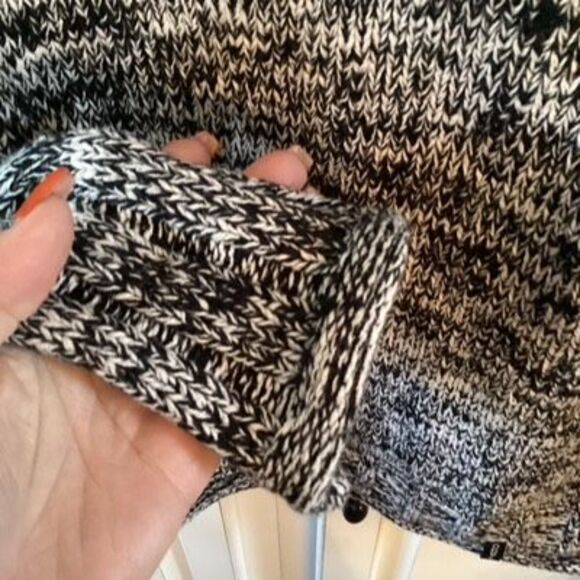 Obermeyer Mock Neck Pullover Sweater Sz S Black White - Picture 6 of 8